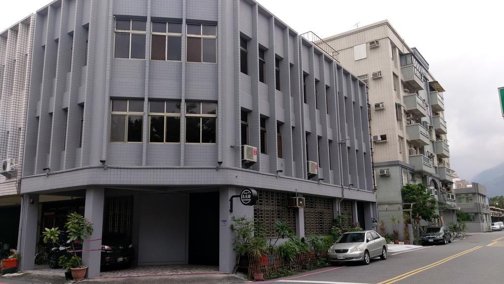สลีพ อิน เกสต์ เฮาส์ Apartment เมืองฮวาเหลียน ภายนอก รูปภาพ
